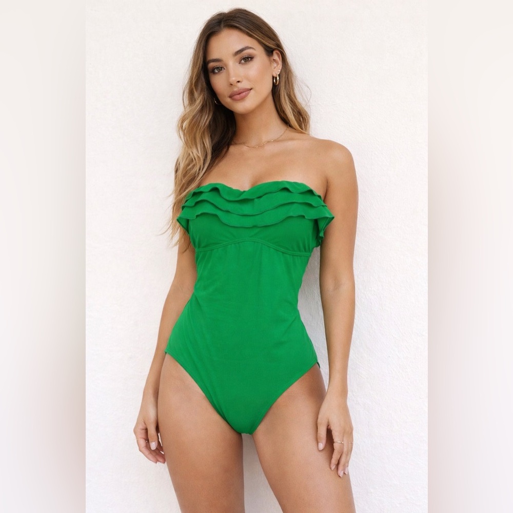 Be‎ Creative Green Ruffled Bathing Suit Sz. M